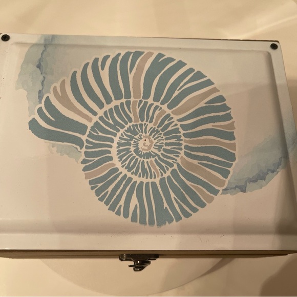 Seashell Wooden Keepsake Box NWOT - Picture 4 of 7